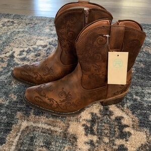 Women’s Roper Embroidered “Shortie” Boots